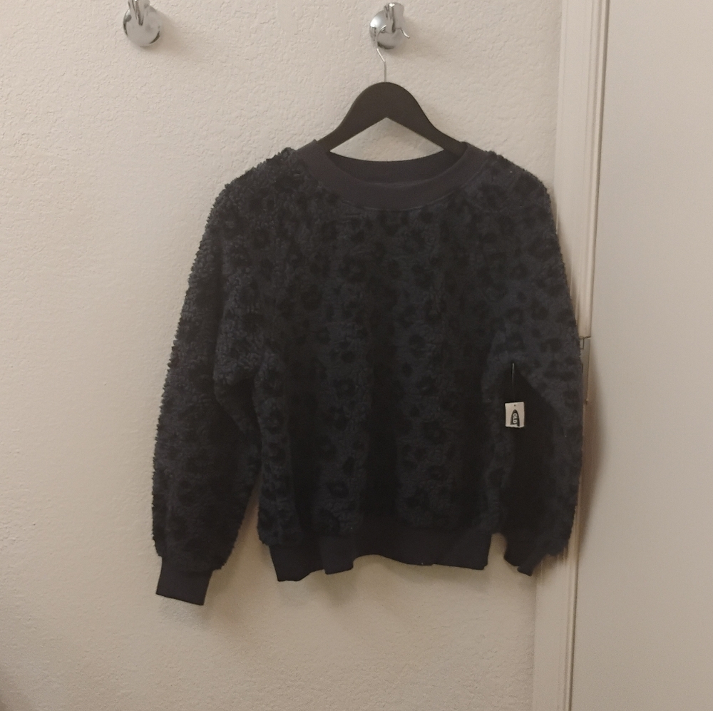 NWT Old Navy Women's Fuzzy Leopard Print Sweatshirt Sz XS